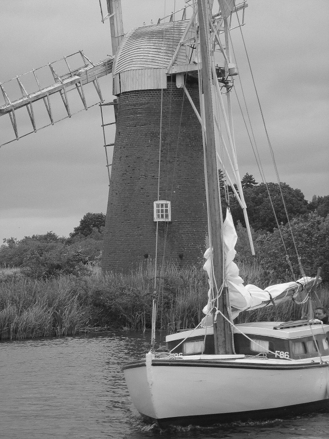 Windmill & Yacht Nofolk Broads (c) Sherri Matthews 2014